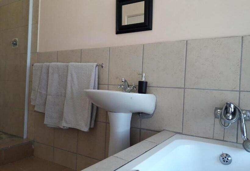 펜션 Hluhluwe Gate Safari Camp