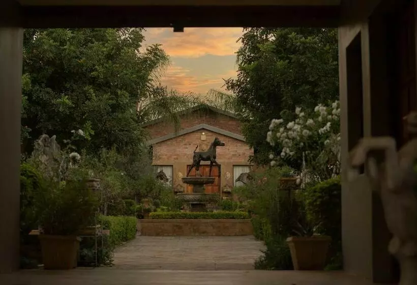 Majatalo Maretlwane Guesthouse