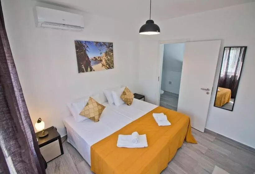 پانسیون New Village Guest House