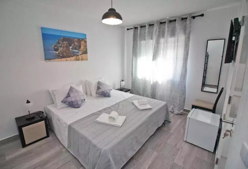 پانسیون New Village Guest House