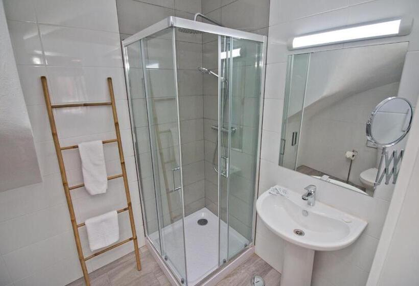 بنسيون New Village Guest House