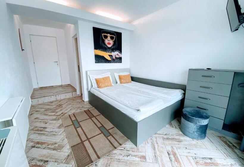 Пансион Noah River House