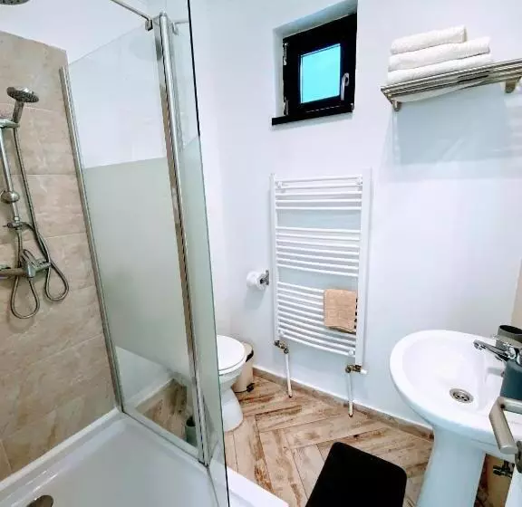 Majatalo Noah River House