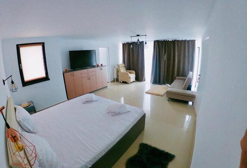 Пансион Noah River House