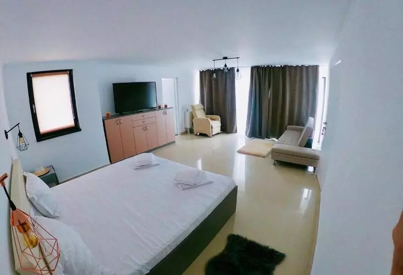 Majatalo Noah River House