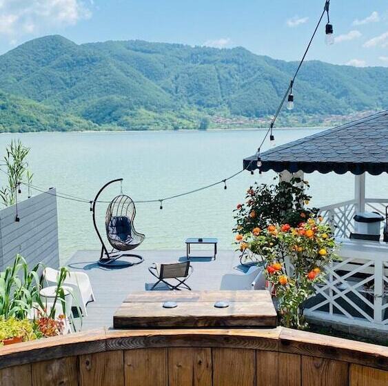 Пансион Noah River House