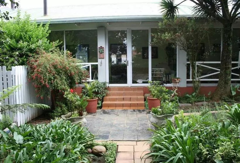 Majatalo Panda S Guest Cottages