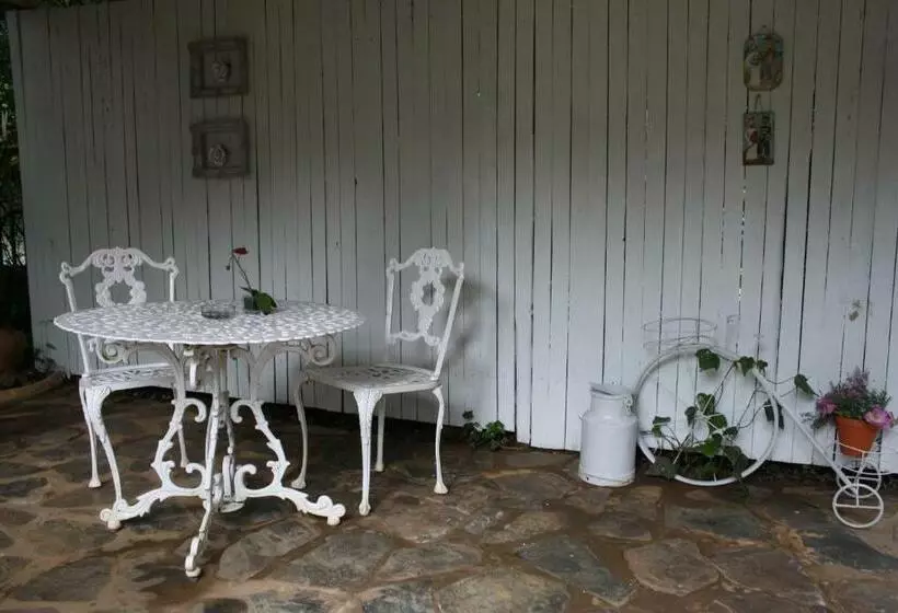 Majatalo Panda S Guest Cottages