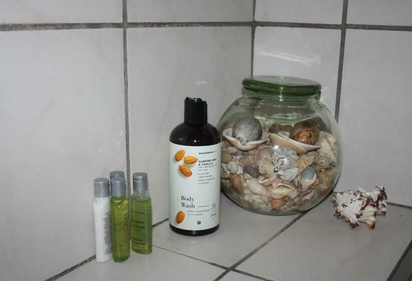 Пансион Panda S Guest Cottages