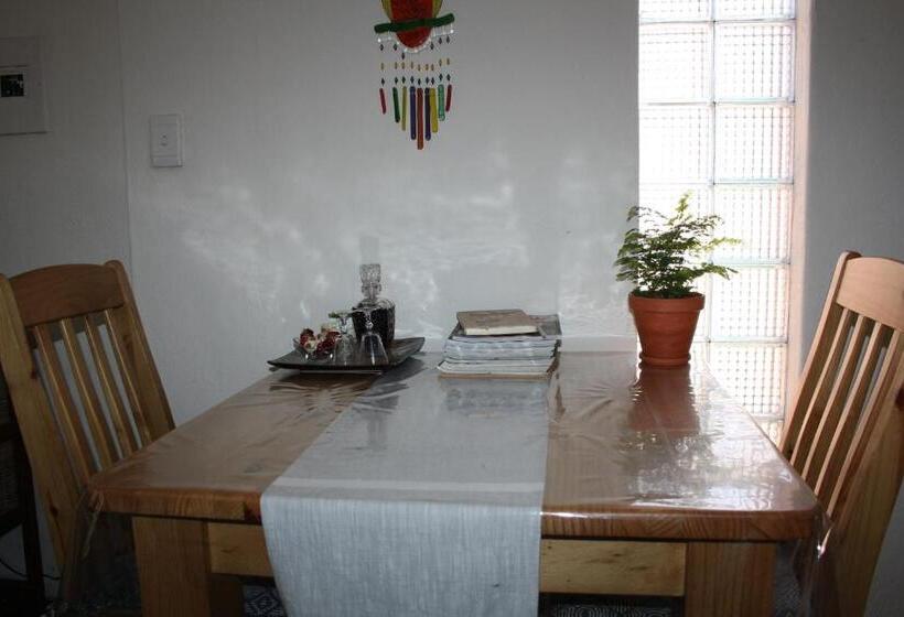 Пансион Panda S Guest Cottages