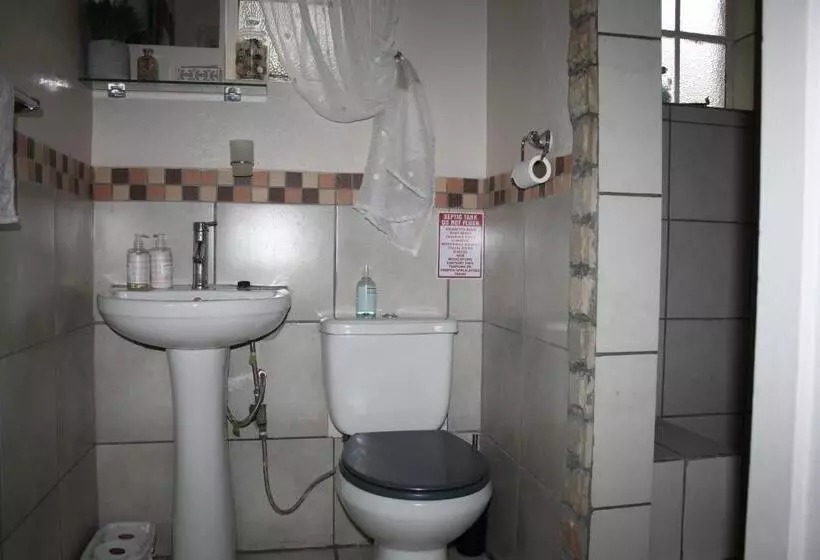 Majatalo Panda S Guest Cottages