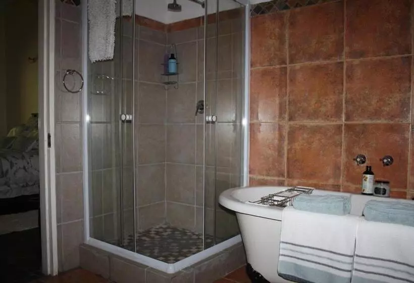 Majatalo Panda S Guest Cottages