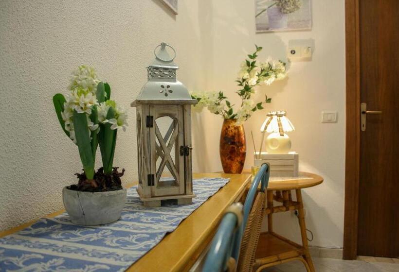 تختخواب و صبحانه Domo De Folas