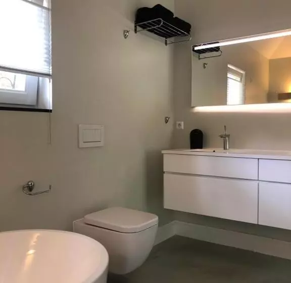 Aamiaismajoitus (B&B) Modern Palace Emma Staete