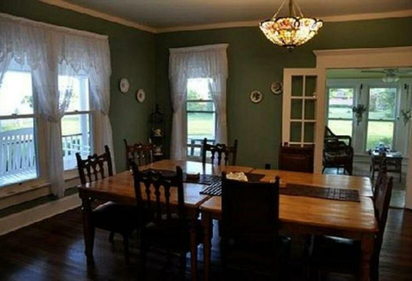 مبيت وإفطار The Peaceful Pelican Llc