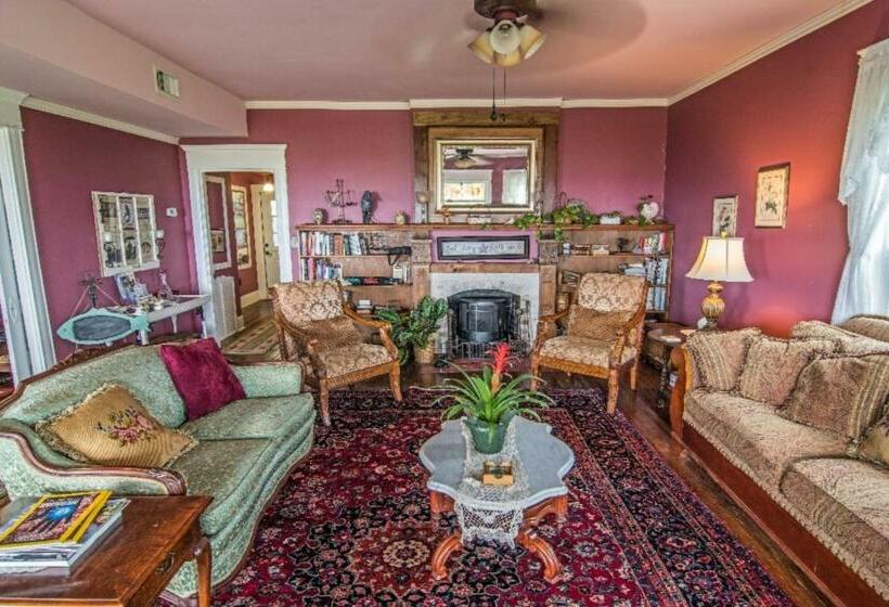 مبيت وإفطار The Peaceful Pelican Llc