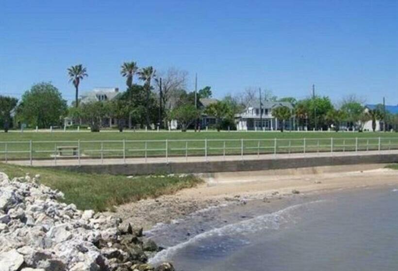 مبيت وإفطار The Peaceful Pelican Llc