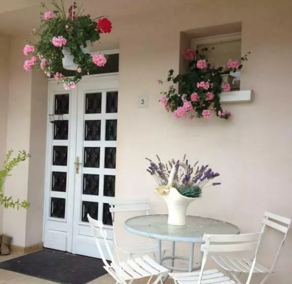 Majatalo La Pause Nuitonne