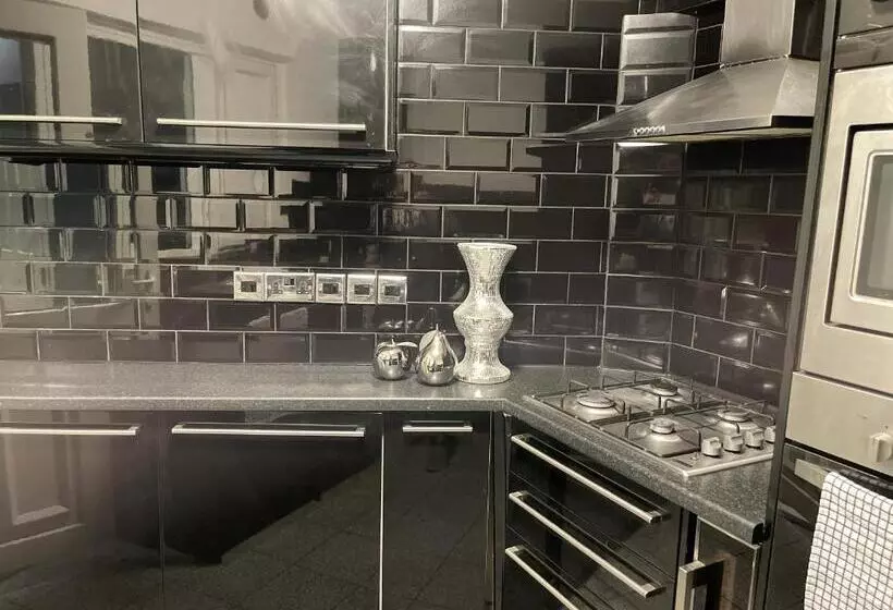 Majatalo Apartment & Rooms In London