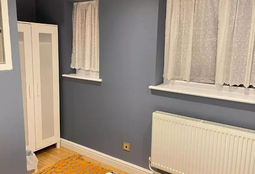 Majatalo Apartment & Rooms In London