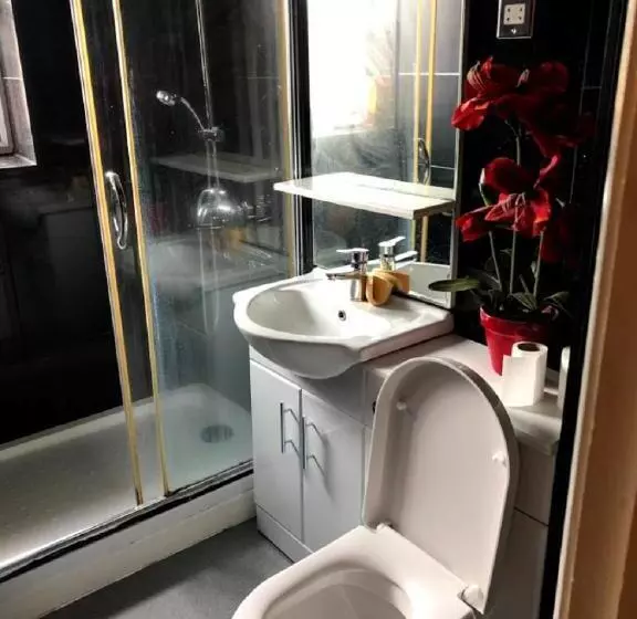 Majatalo Apartment & Rooms In London