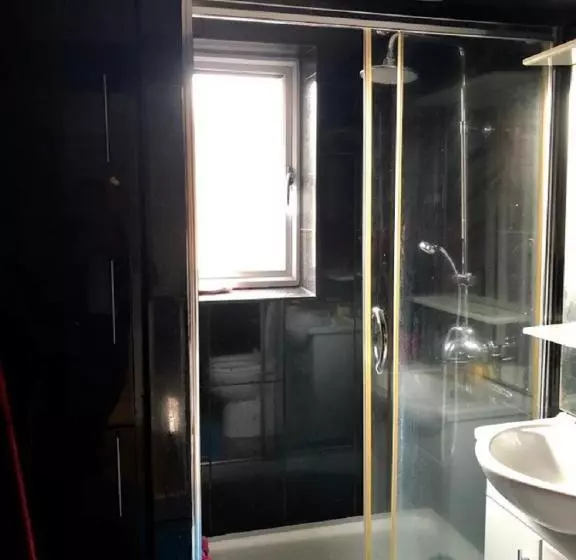 Majatalo Apartment & Rooms In London