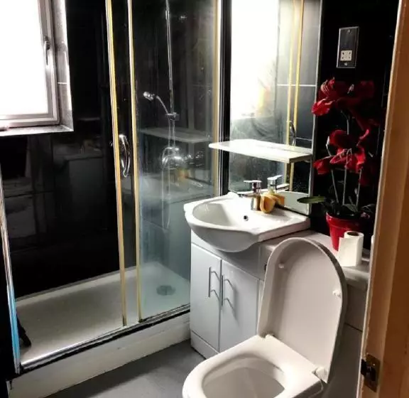 Majatalo Apartment & Rooms In London