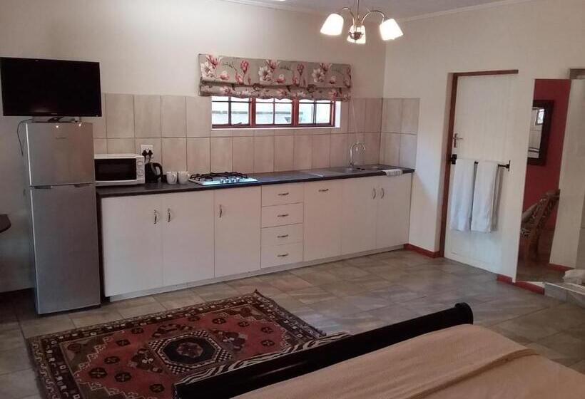 ホテル Blue Haze Country Lodge