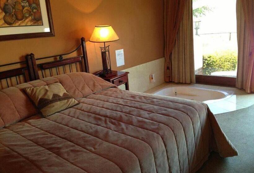 ホテル Blue Haze Country Lodge