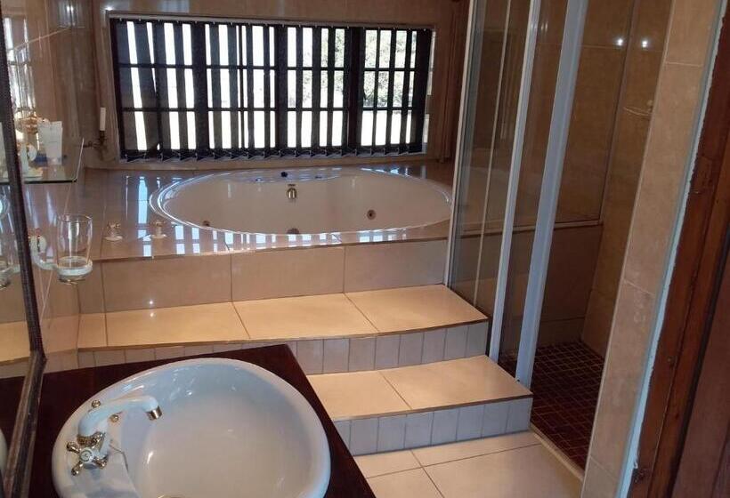 ホテル Blue Haze Country Lodge