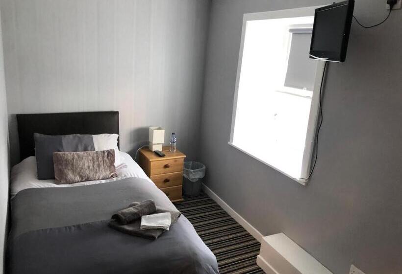 בית מלון כפרי Saracen Head