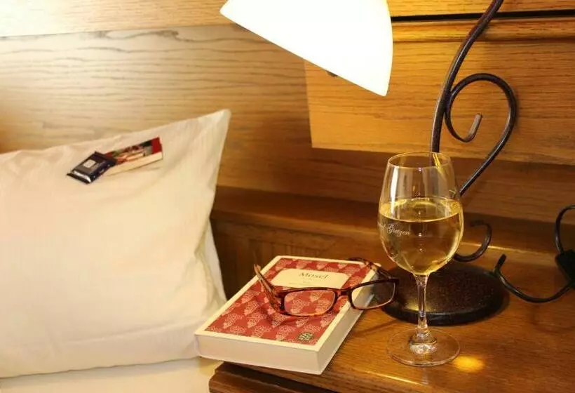 ホテル Winzerhof Gietzen