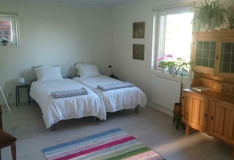 Humlarps Bed & Breakfast