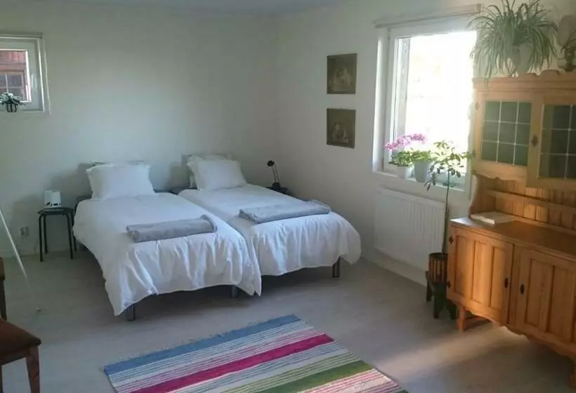 Humlarps Bed & Breakfast