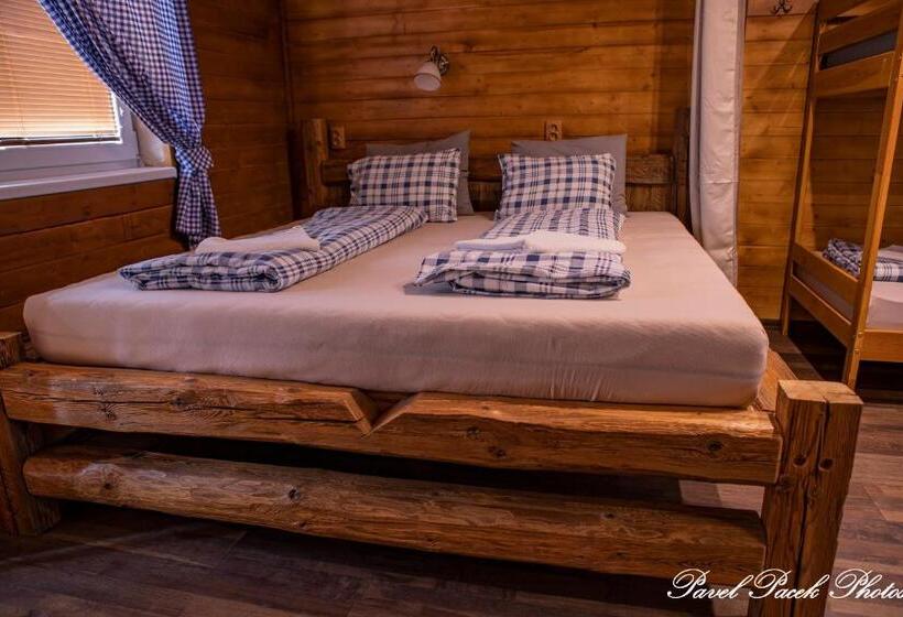 مُتل Penzion Kera