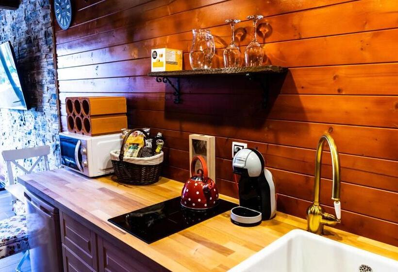 مُتل Penzion Kera