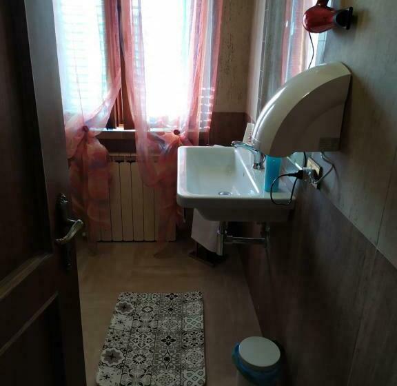 膳宿费 Affittacamere Mina