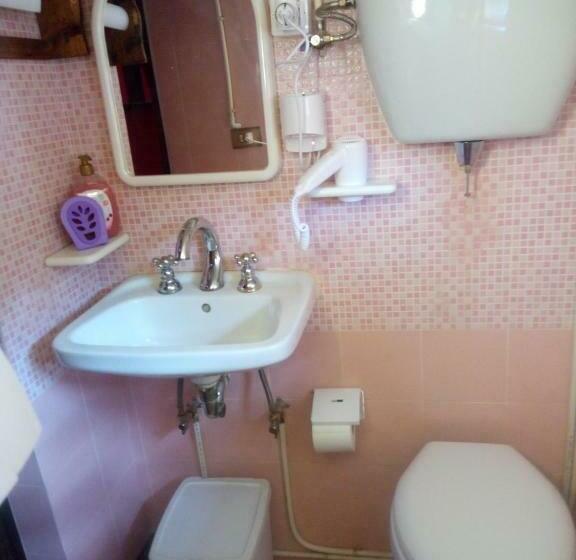 膳宿费 Affittacamere Mina