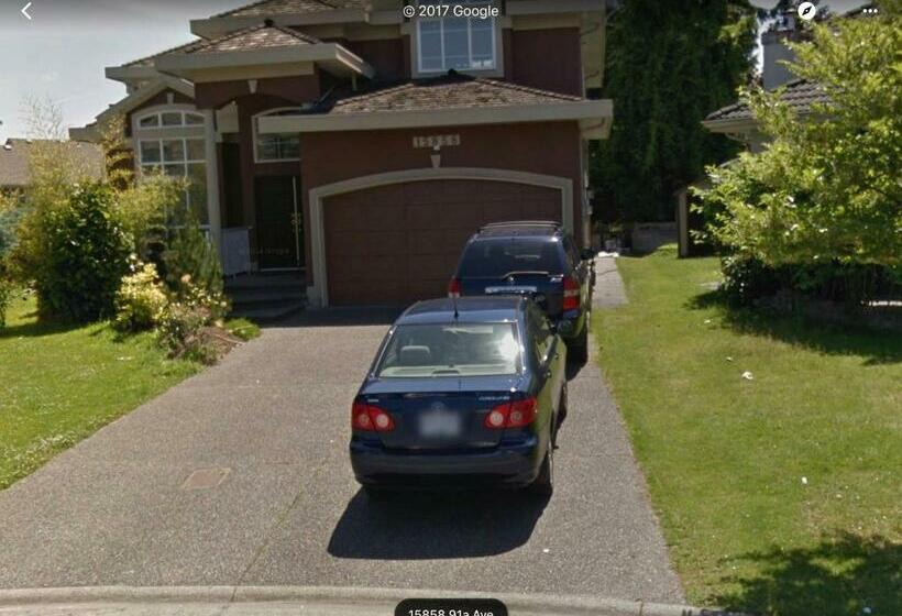 ペンション Decent Location Home