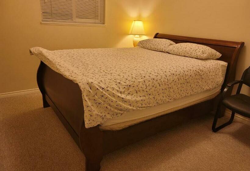 ペンション Decent Location Home