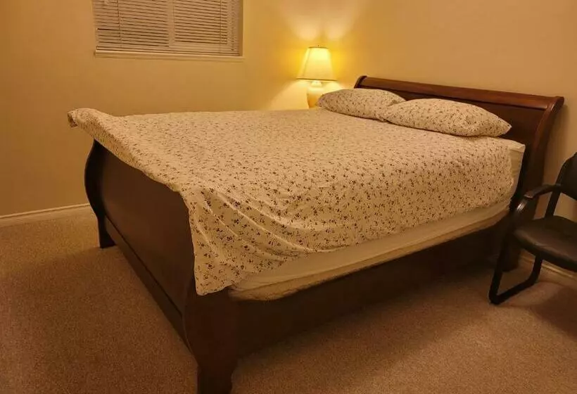 Majatalo Decent Location Home