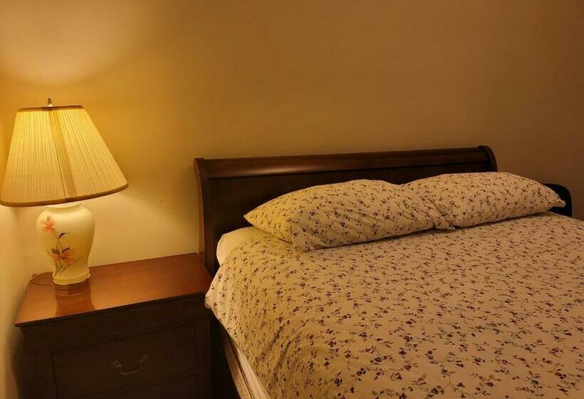 ペンション Decent Location Home