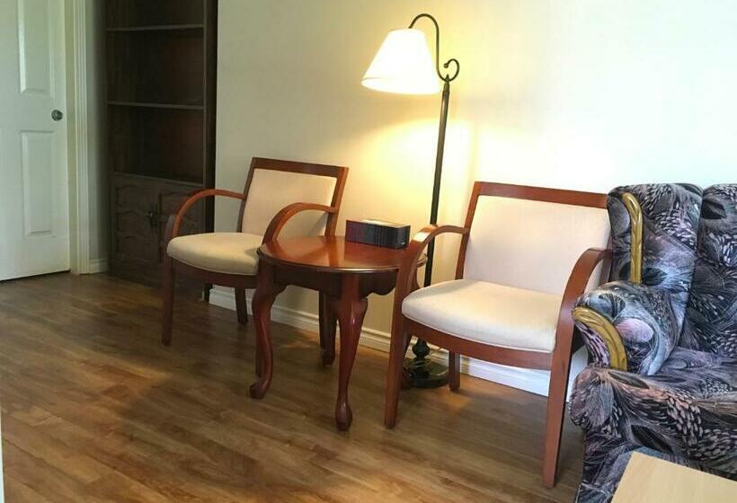 ペンション Decent Location Home