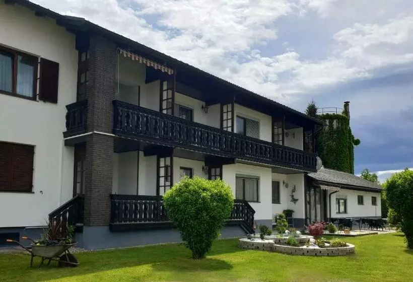 Majatalo Gästehaus Rettl