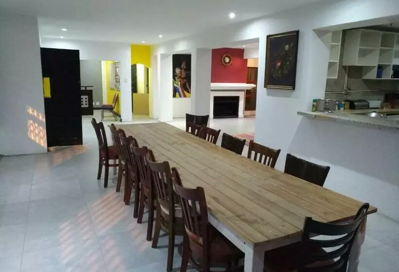 ペンション Liziwe S Guest House