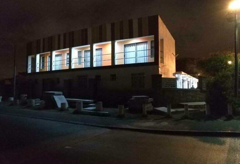 פנסיון Liziwe S Guest House