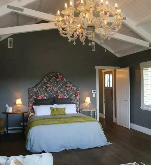 Majatalo Luxurious Escape,matakana