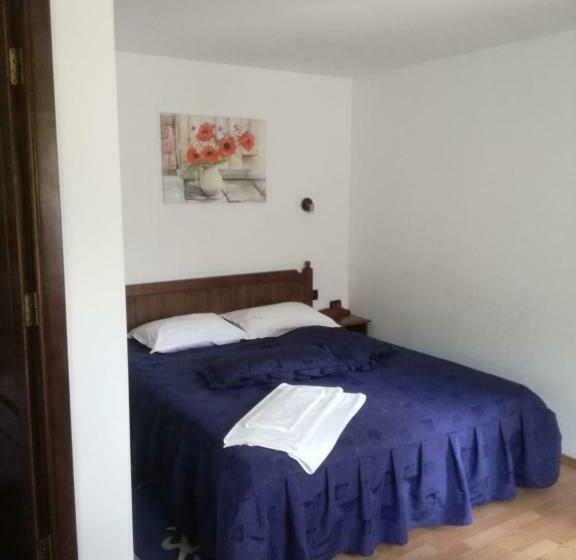 پانسیون Pel Flora