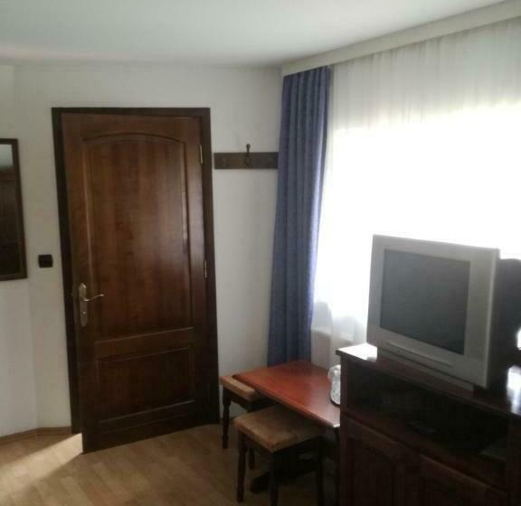 پانسیون Pel Flora