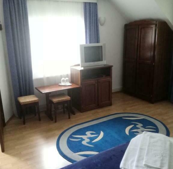 پانسیون Pel Flora